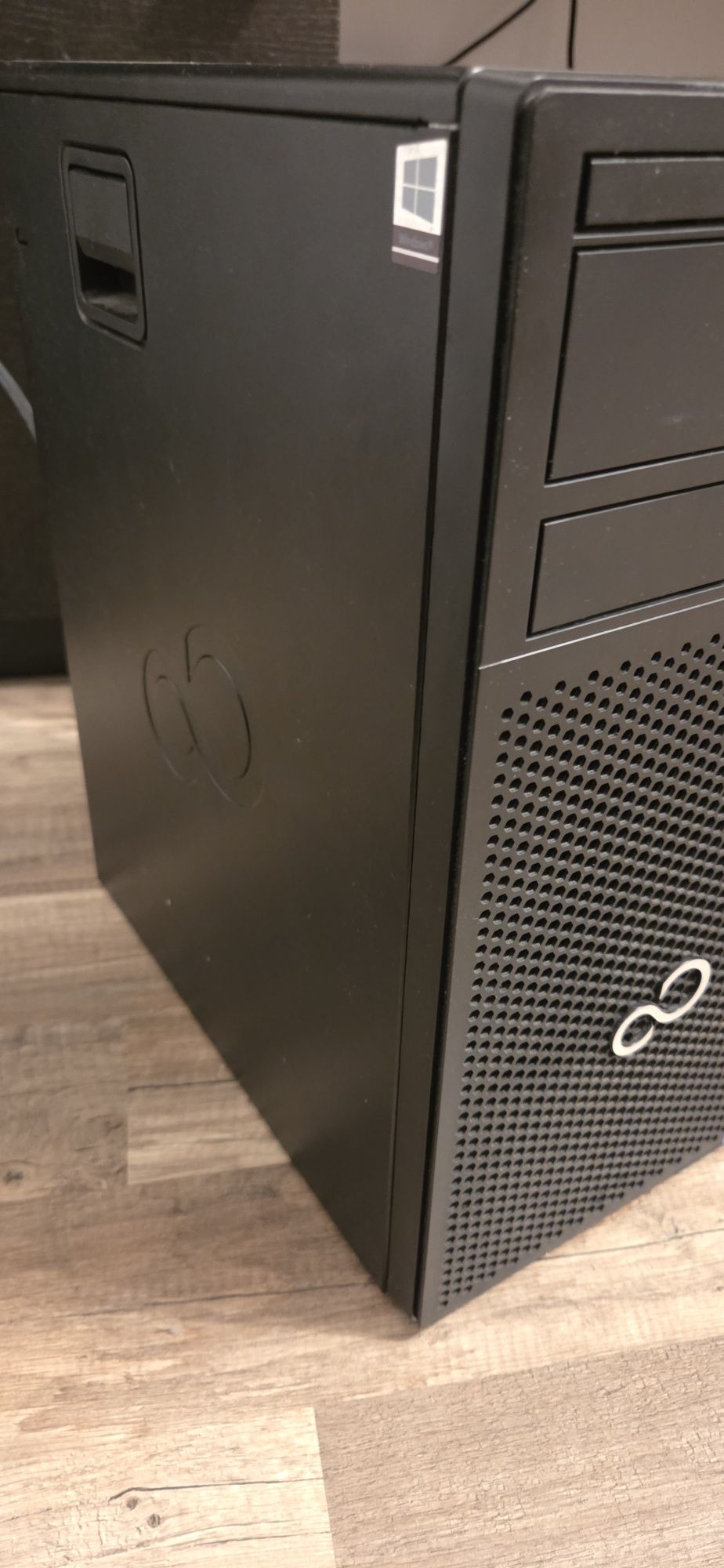 Vand desktop PC Fujitsu Esprimo