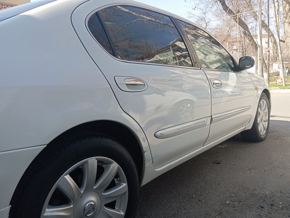 Продам автомобиль Ниссан максима а33 2001 года выпуска