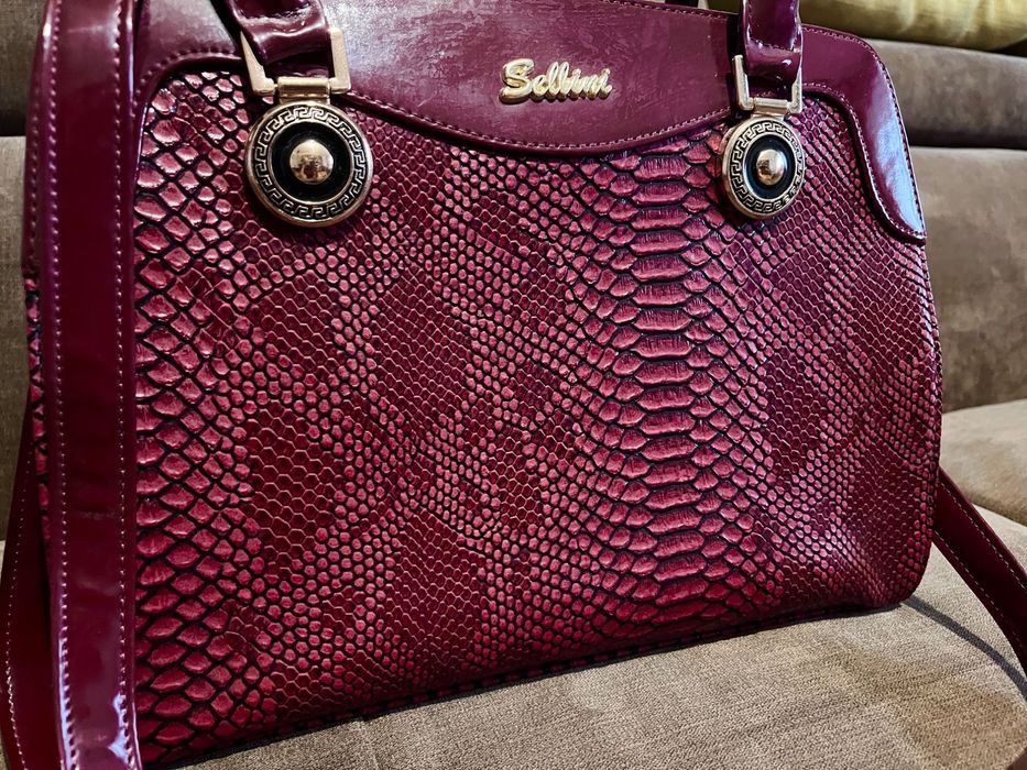 Нова дамска чанта с къси и дълга дръжка