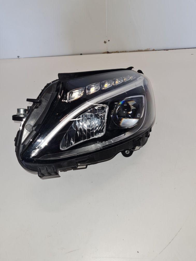 Far Stanga xenon Mercedes C Class W205 cod -A2058201361 / an-2014-2018