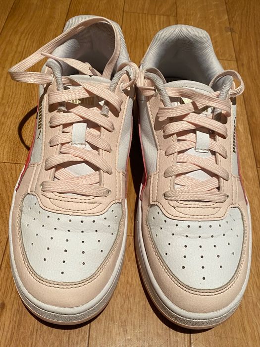 Pantofi sport Puma fete, culoare alb-roz, marime 38, stare buna