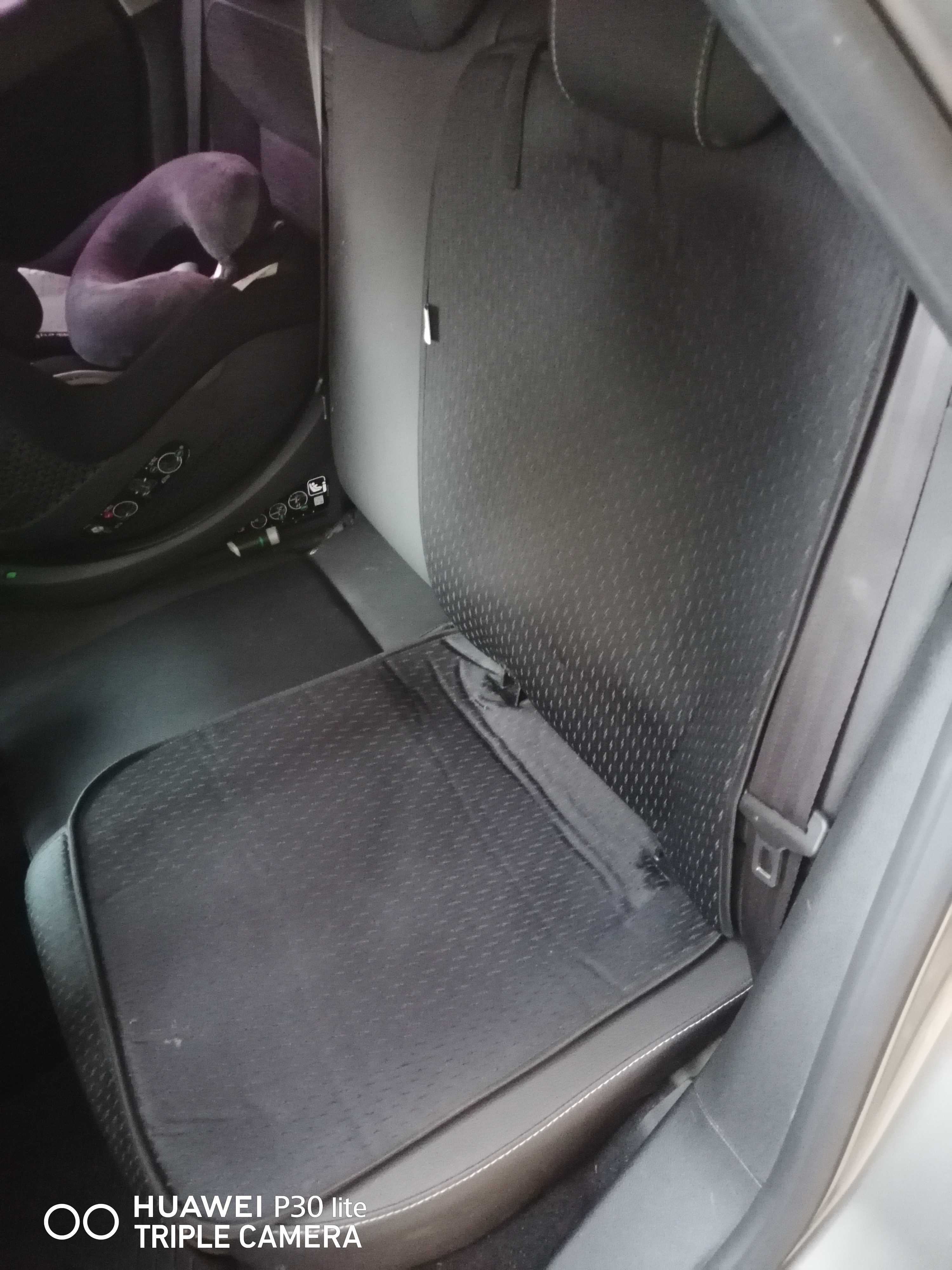 Protecție auto pentru bancheta spate, scaun isofix.