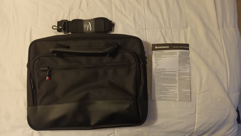 Geanta laptop lenovo