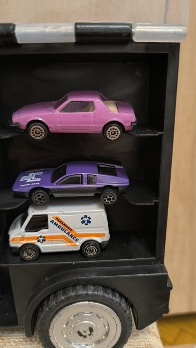 Tir transport mașinute 58 cm + 14 masinute