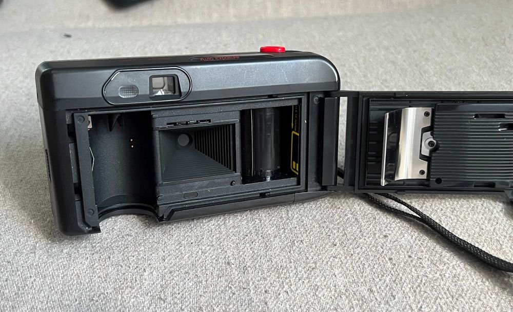 Samsung SF-100 aparat foto compact pe film 35mm cu husă originală