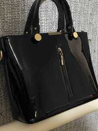 Женская сумка чёрного цвета