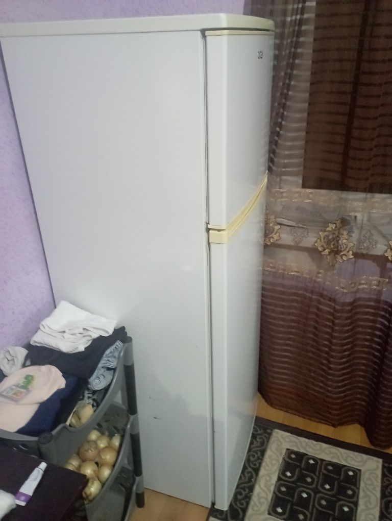 Продаю холодильник срочно