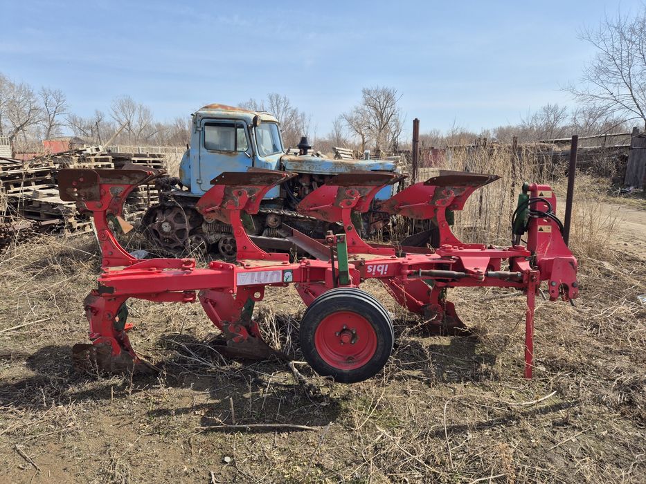 Продам плуг оборотный 3+1