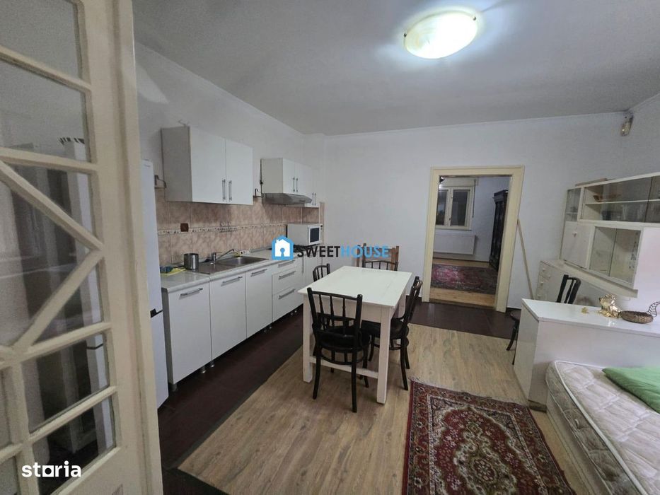 Casa de vanzare  cu 3 camere ,  central in Fagaras