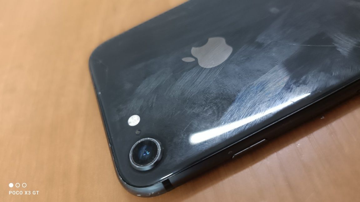 Iphone 8.   64/3