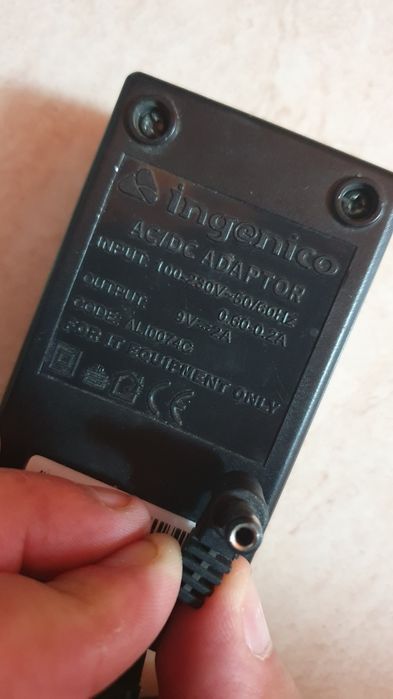 Diferite alimentatoare laptop HP 19v Ingenico 9v 12v 15v si altele