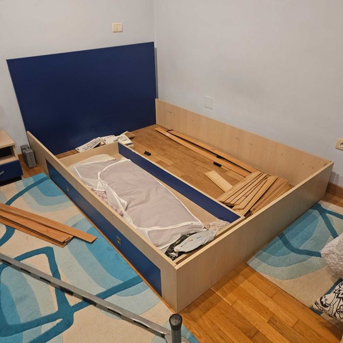 Pat 1,40/2 m, uzat, cu somiera si saltea