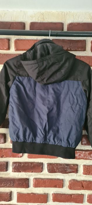 Vand geaca copii 8-9 ani H&M