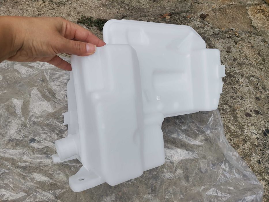 Казанче за течност за чистачки