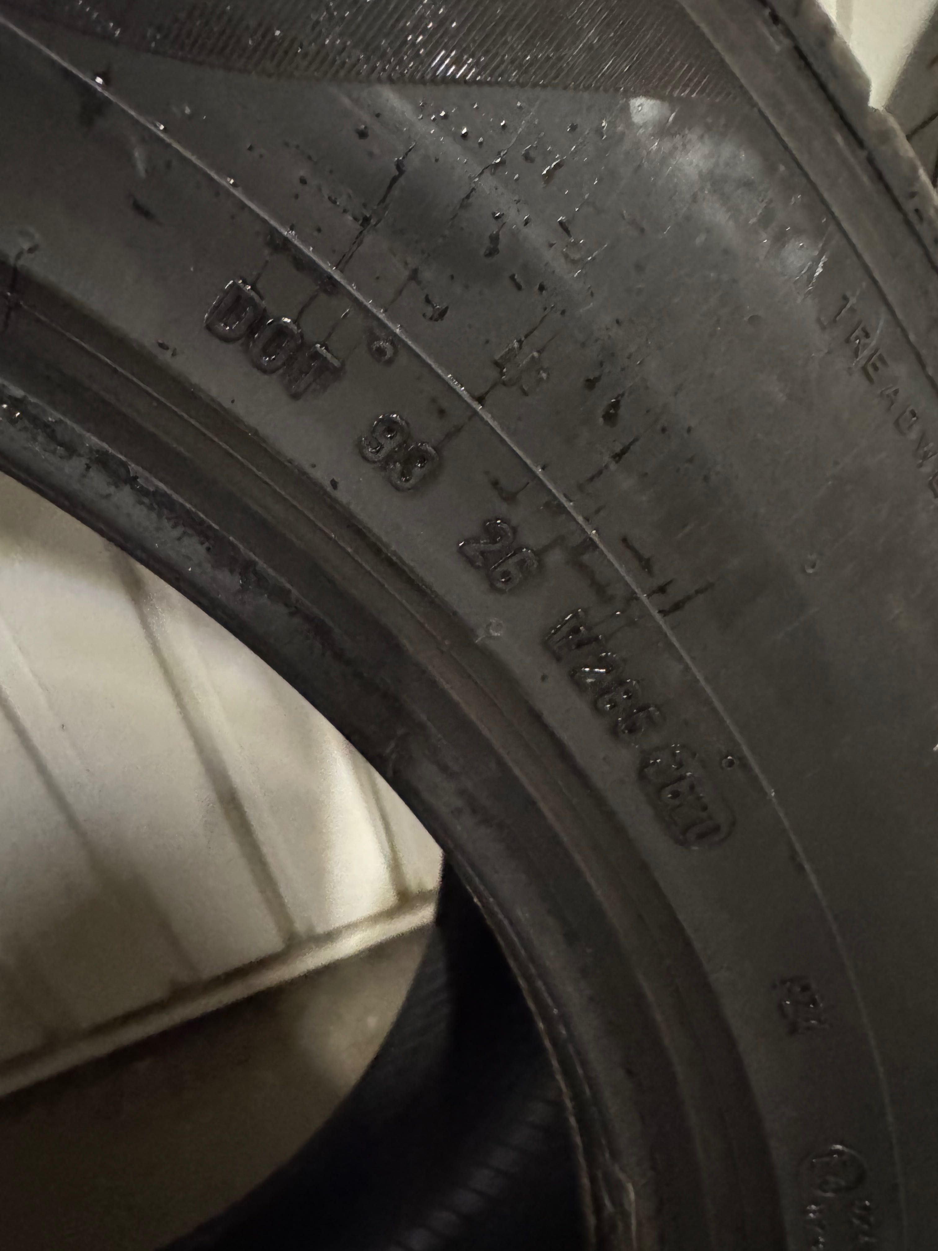 Летни гуми Pirelli 255/55/19 dot 20