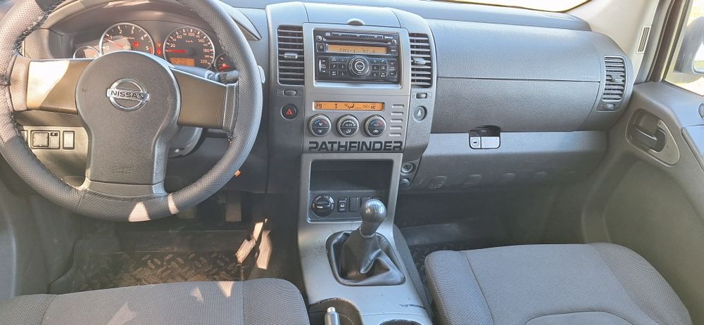 Nissan pathfinder (ca un patrol:) off road 4x4