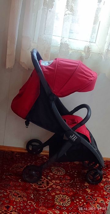 Коляска чемодан лёгкая