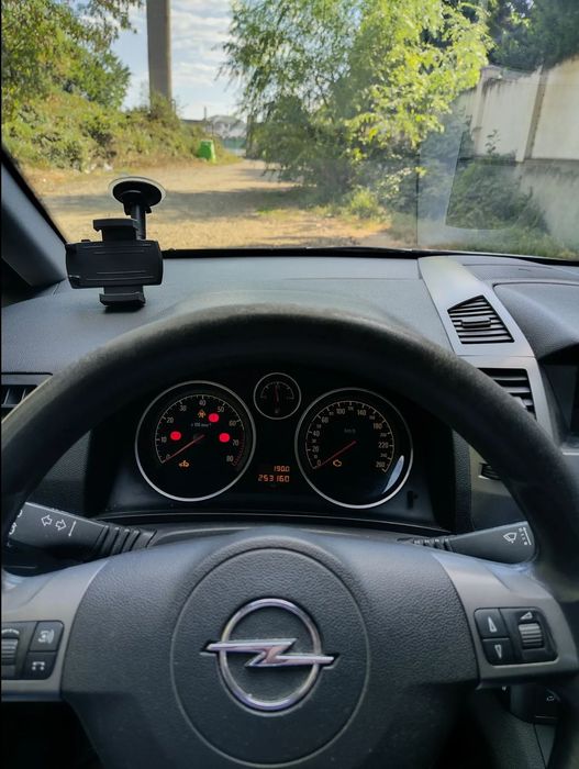 Opel Zafira Opel Zafira B 1.8 Benzina 140 CP Anul 2005, 1800 Euro