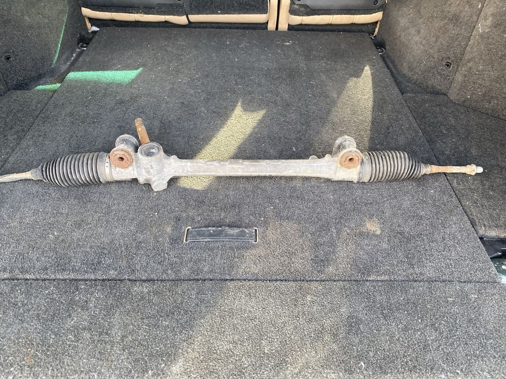 Кормилна рейка yaris 06-11 XP90