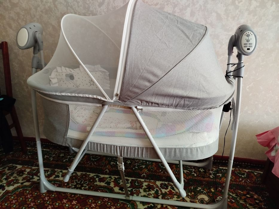 Продаётся кроватка для новорожденных, с функцией кочания.
