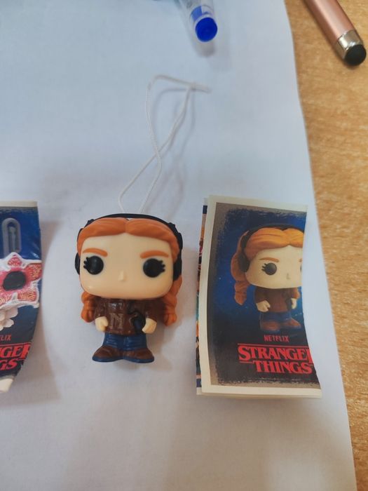 Stranger things - kinder joy - funko pop - lucas - max - demogor лукас