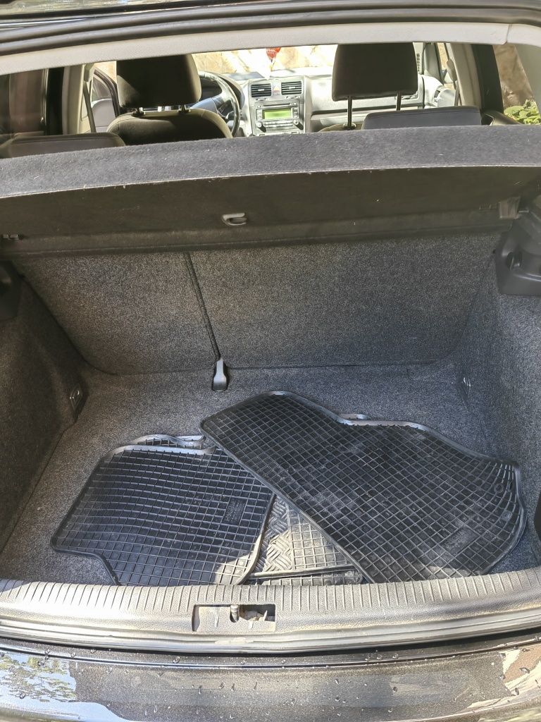 VW Golf 1.6 FSI 115 к.с.