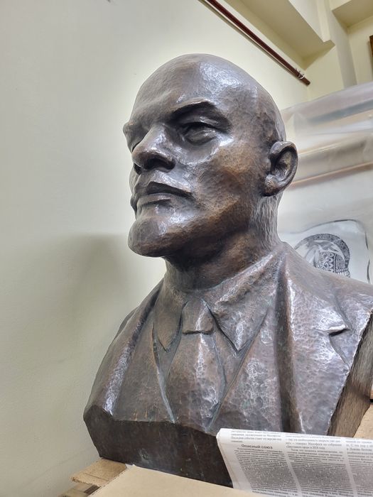 Вождь пролетариата Ленин!