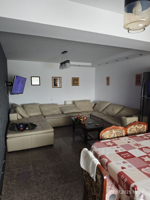 Apartament într-o vilă de vanzare