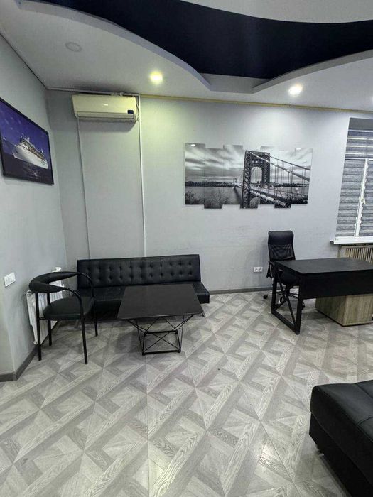 Аренда Офиса! Ор-р Ц-13 На Лабзаке, МТС, Шум Бола   

Площадь : 66 м2