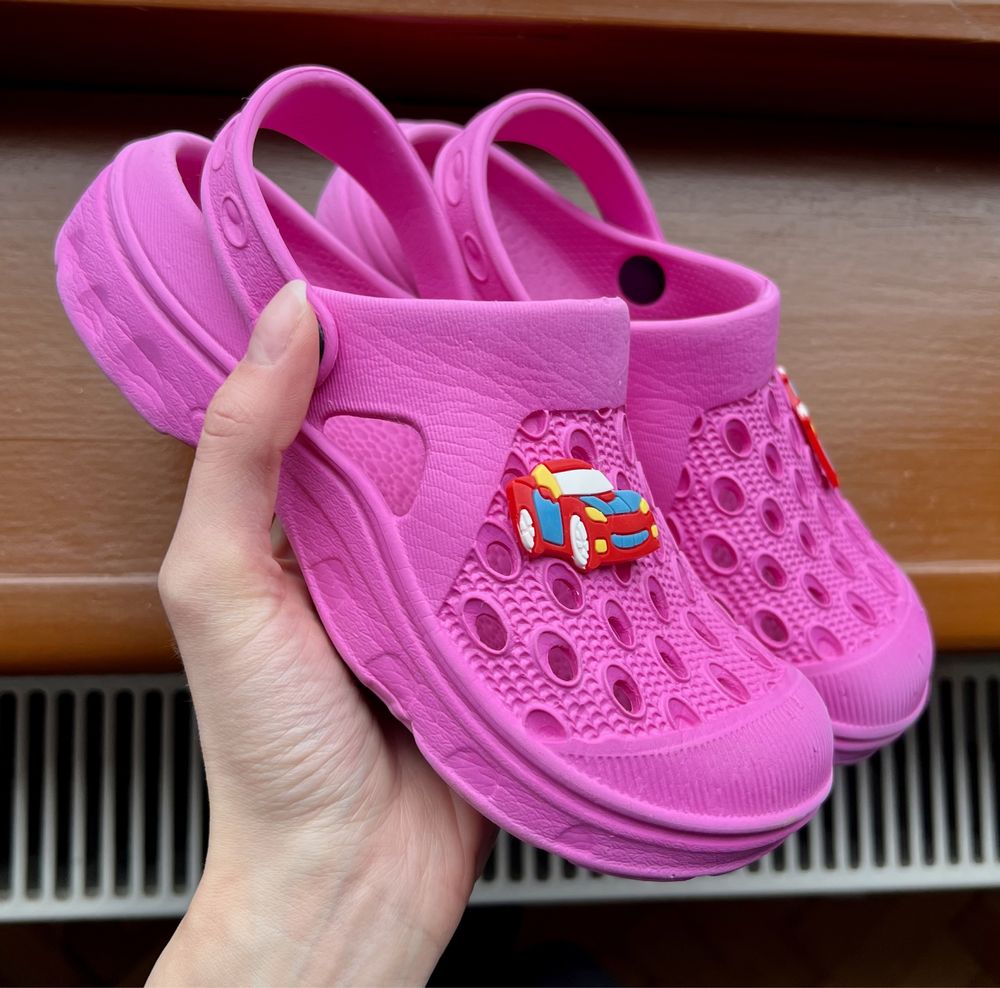 Papuci tip crocs