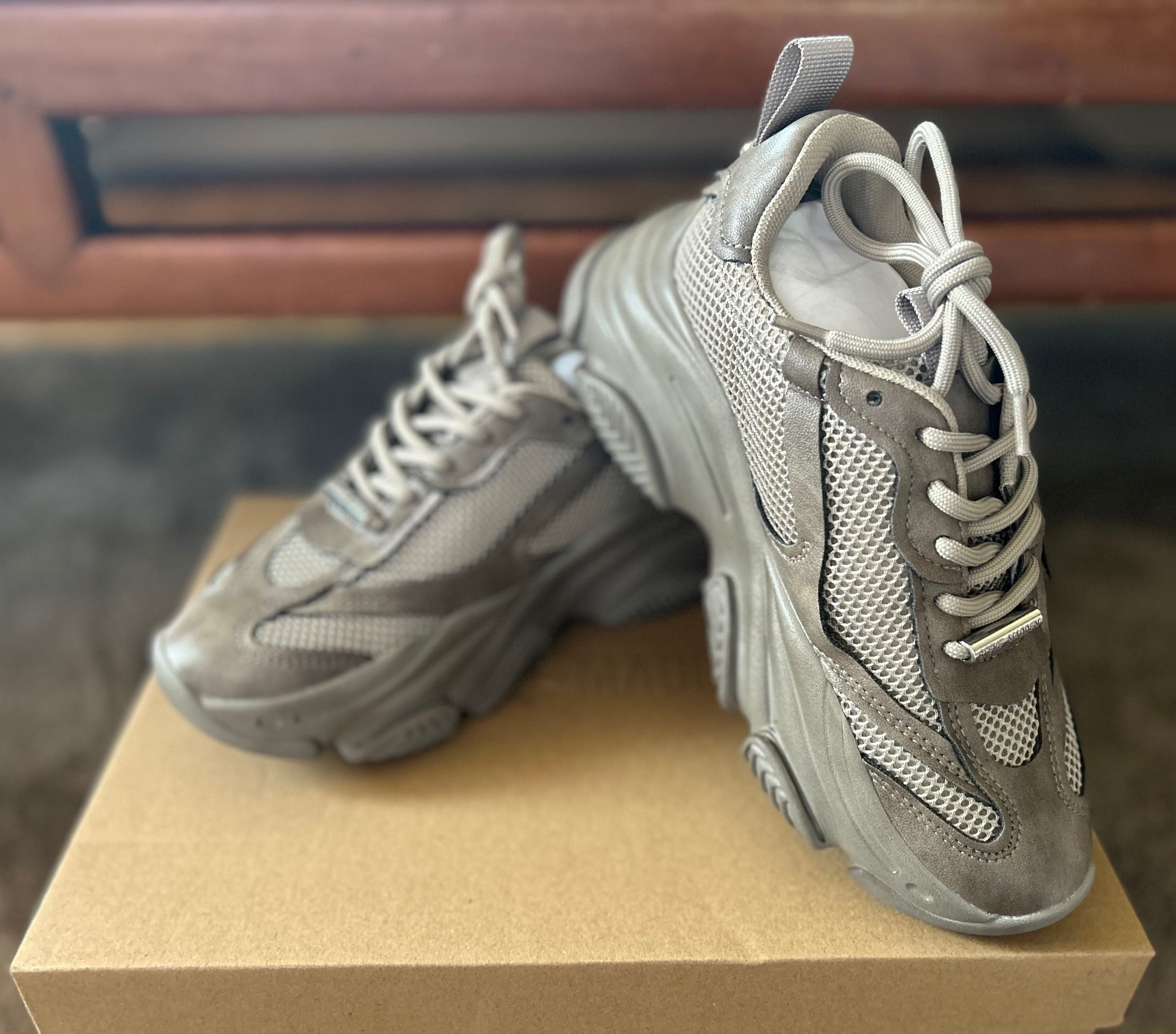 STEVE MADDEN нови сникърси