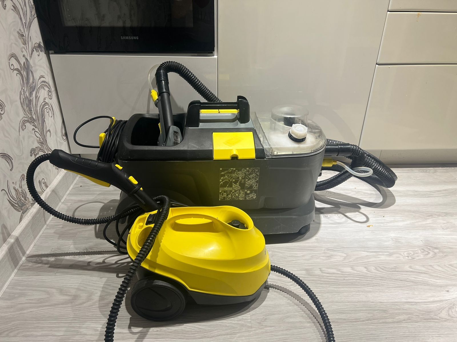 Продам пылесос Karcher 10)2