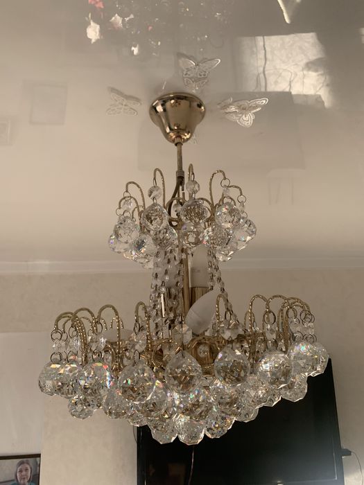 Продам Люстру не дорого