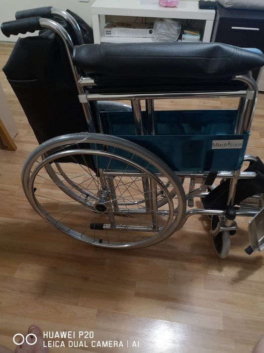 ЧИСТО НОВ! Инвалиден стол с колелца