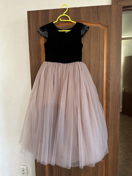 Платье в отличном состояние