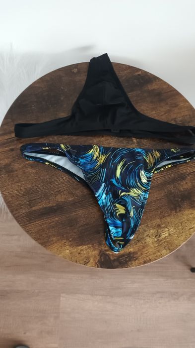 Vând slip de baie  plaja tanga  pt barbati