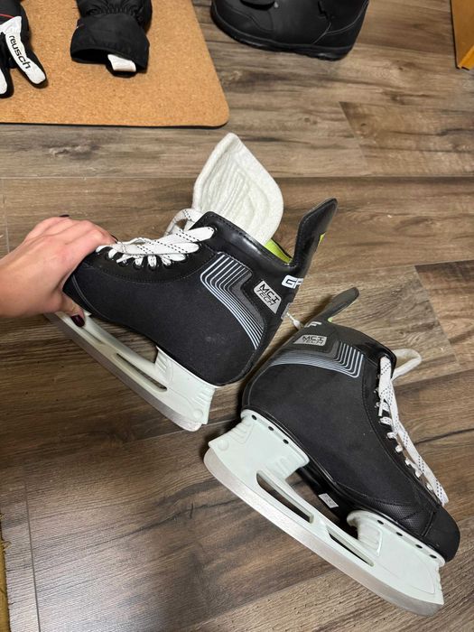 коньки мужские 43р почти новые