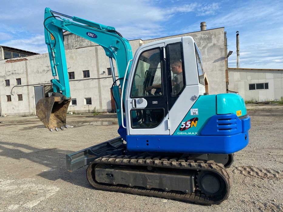 Inchiriez   Excavator 5,5 Tone  cu picon (inchiriere utilaje)
