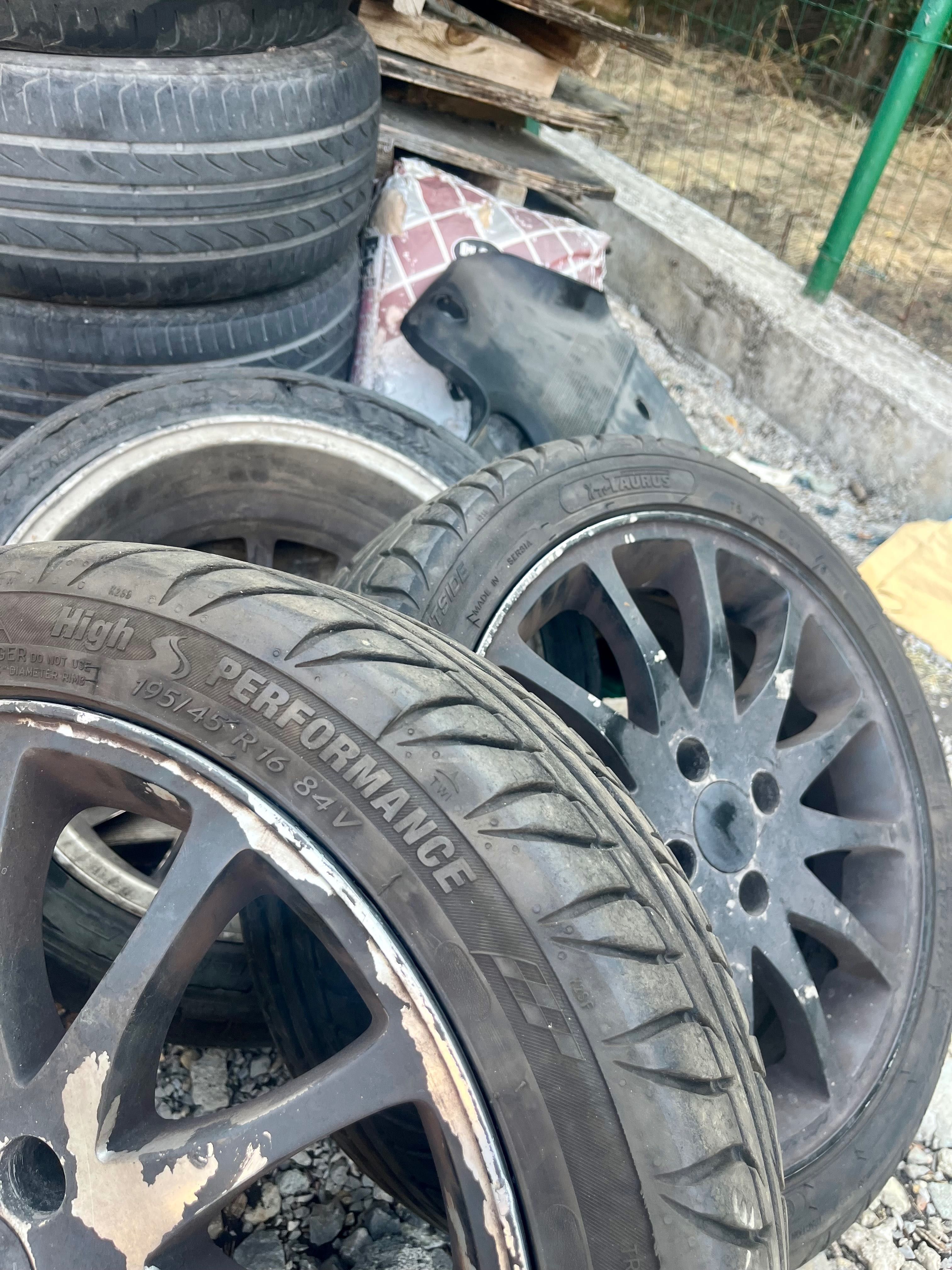 Продавам 2+1 подарък джанти с гуми 16 4x100