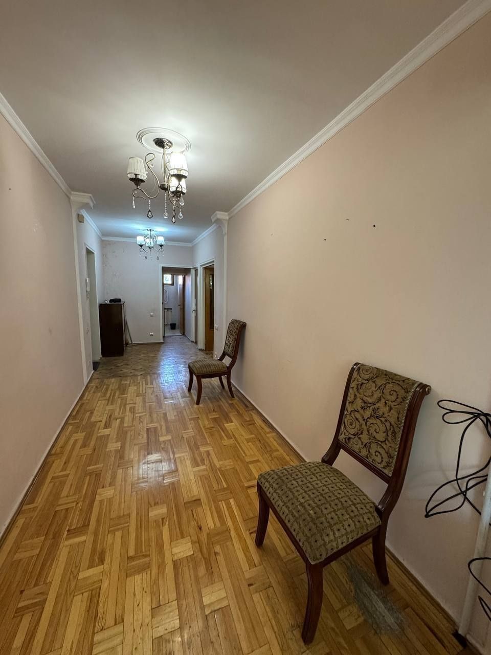 Космонавтов Продаётся 4/3/4 Метро карзинка 77-серия 98кв.м