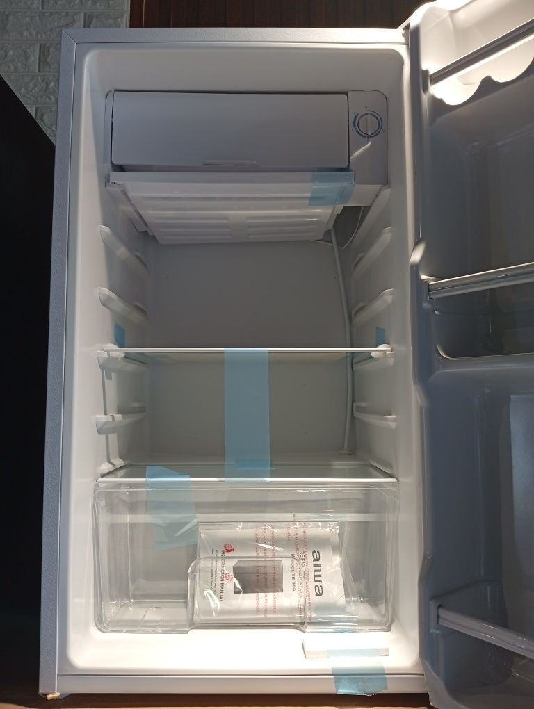 Mini holadilnik Aiwa 90 litr