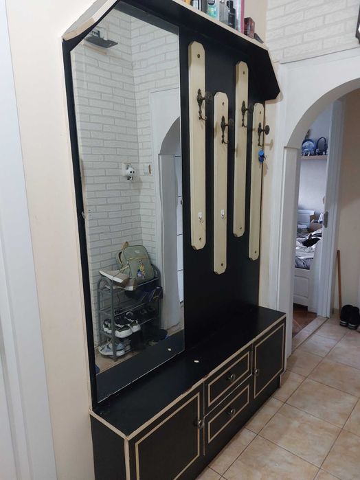 Продавам Портманто с огледало