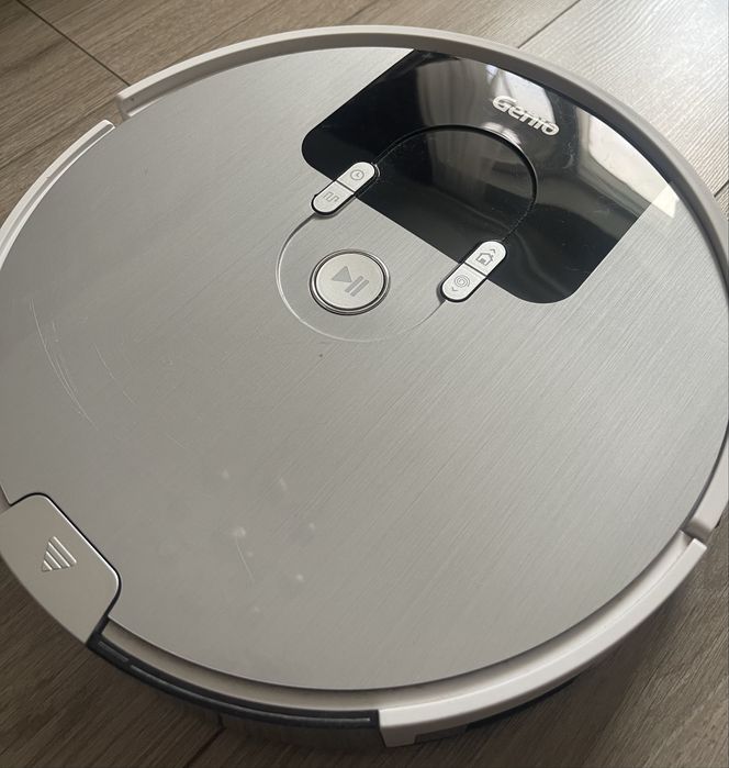 Продам робот-пылесос Genio Deluxe 500