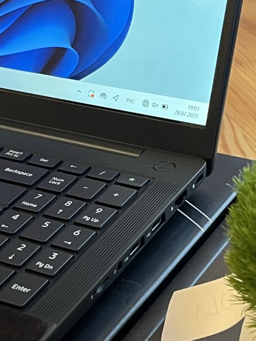 Продается Новый Ноутбук AmiTek Intel Core-i7