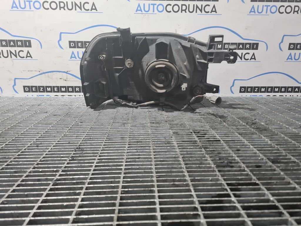 Far Stanga Nissan Navara D22 1998 - 2004 SUV 4 Usi (900) Fara xenon