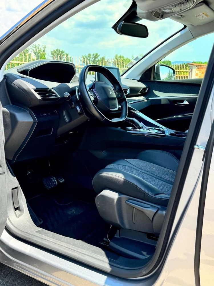 Peugeot 5008 Puretech 2019г.