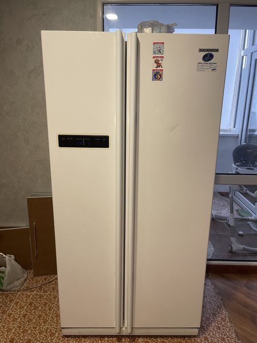 Холодильник самсунг (2-х камерный)