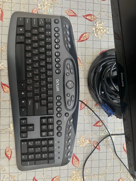 Продам монитор philips и клавиатуру