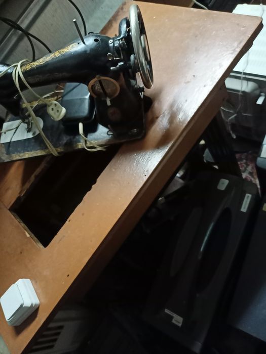 Швейная машина с электро приводом