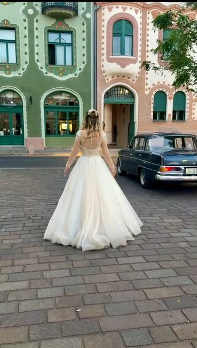 Rochie de mireasă deosebită, cu perle si pietre